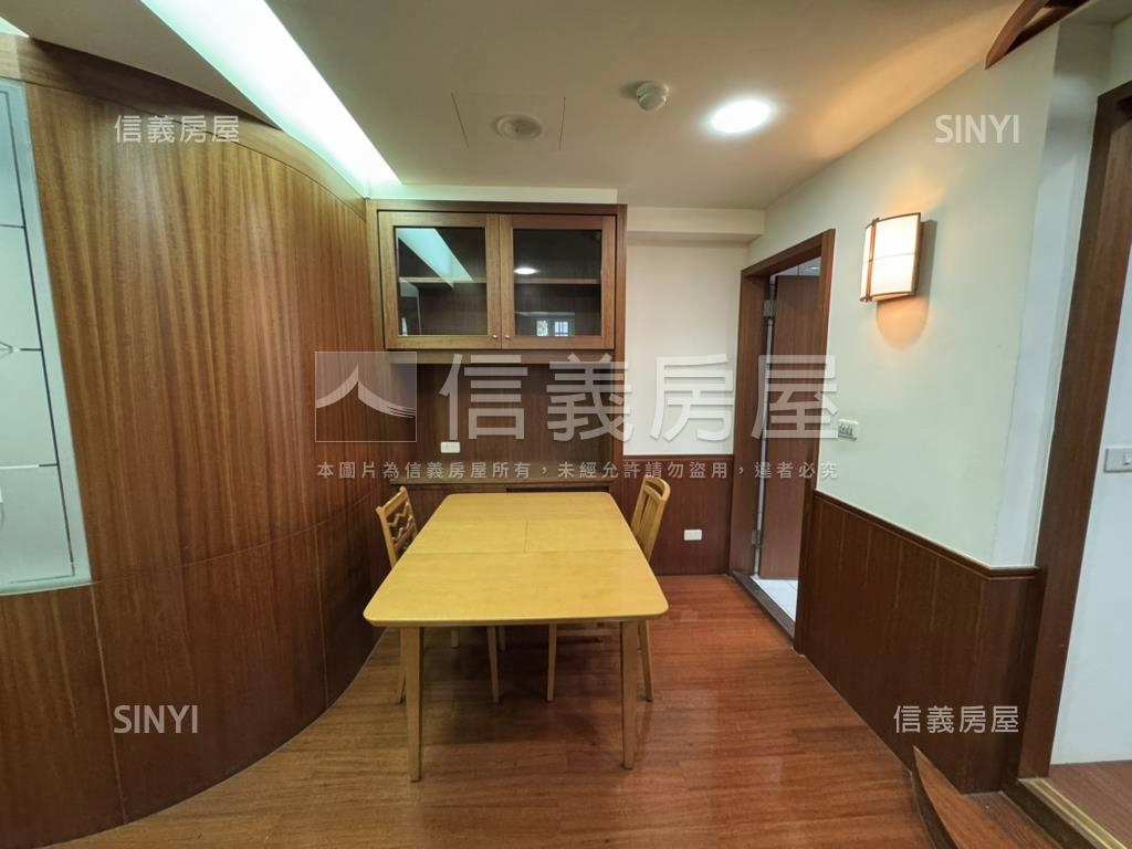 士林捷運電梯珠寶盒房屋室內格局與周邊環境