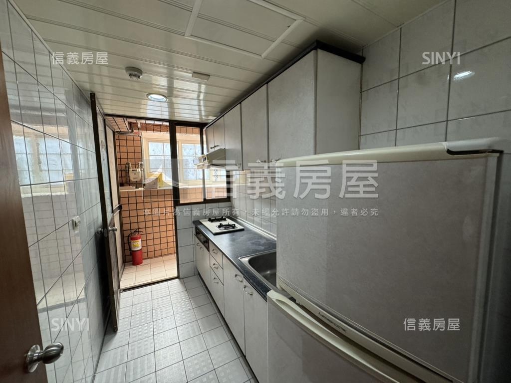 士林捷運電梯珠寶盒房屋室內格局與周邊環境