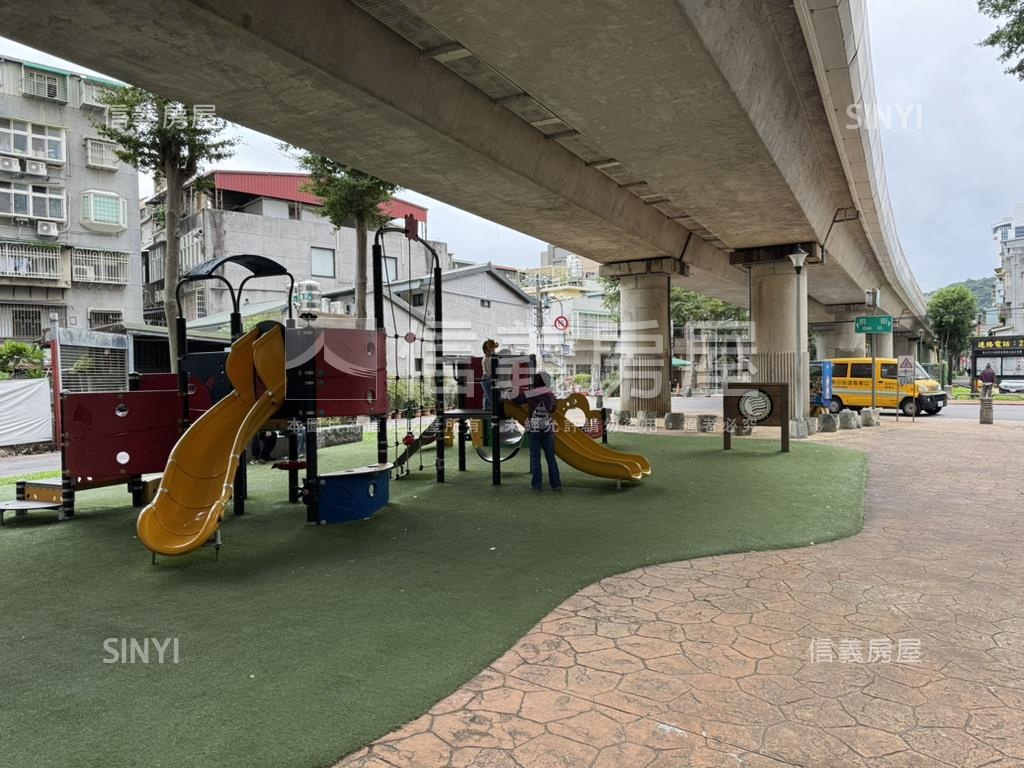 士林捷運電梯珠寶盒房屋室內格局與周邊環境