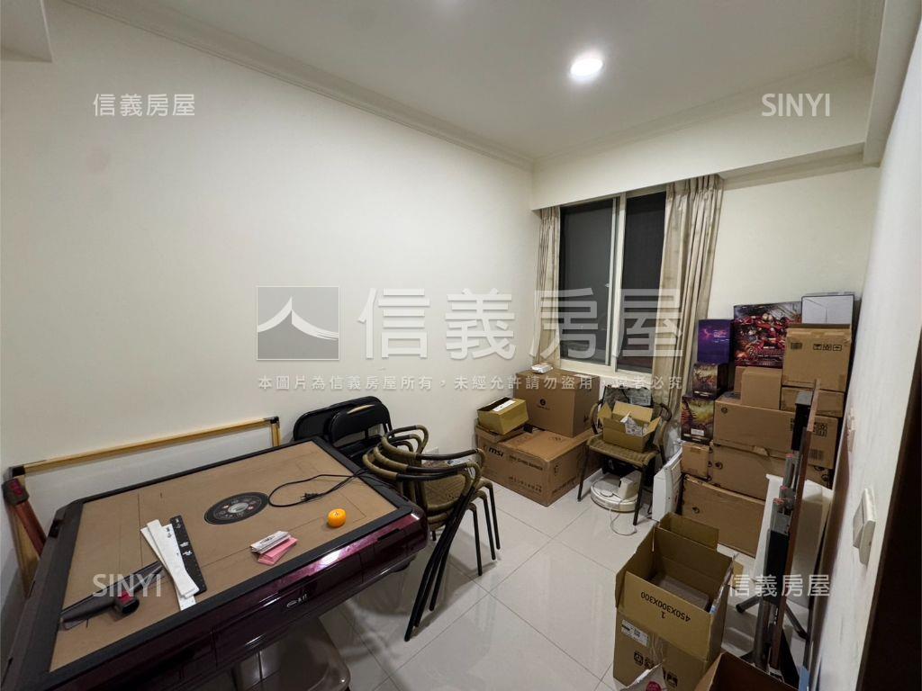 黃金三樓公寓房屋室內格局與周邊環境