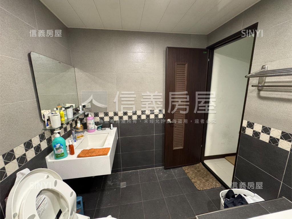 黃金三樓公寓房屋室內格局與周邊環境