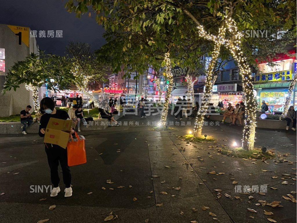 燙金角窗口金店面房屋室內格局與周邊環境