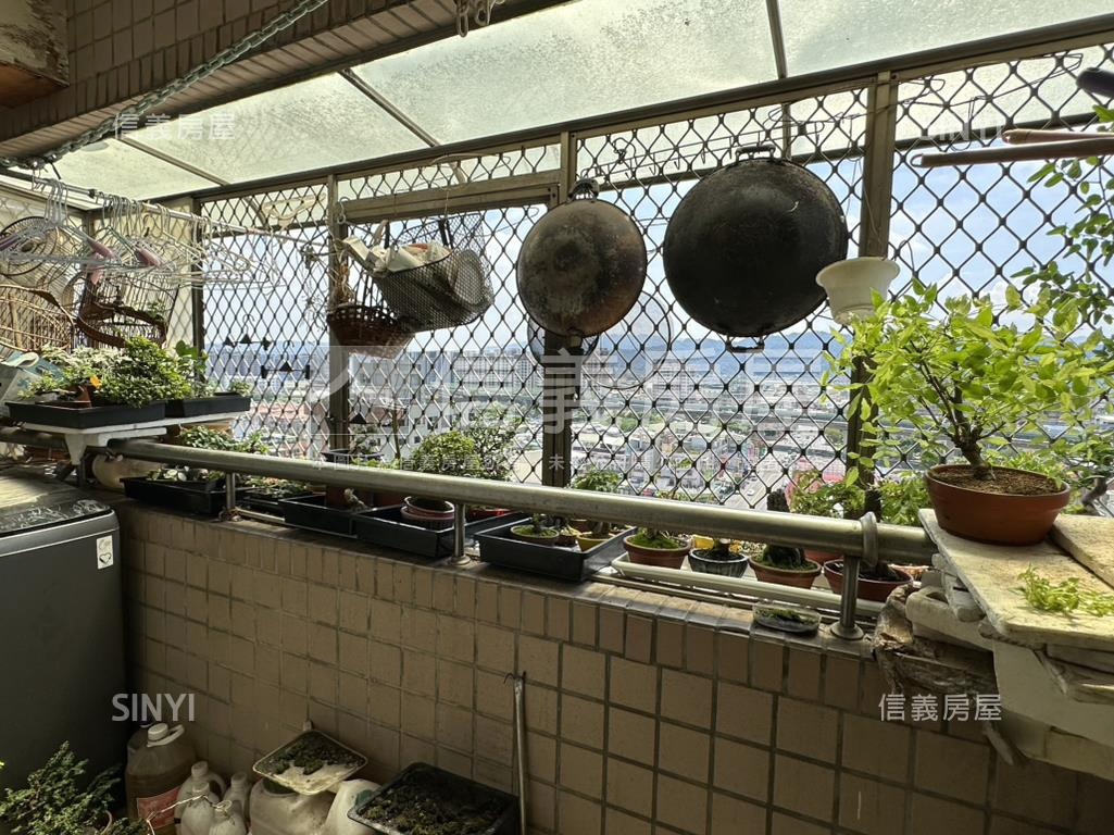 東區富甲干城四房附車位房屋室內格局與周邊環境