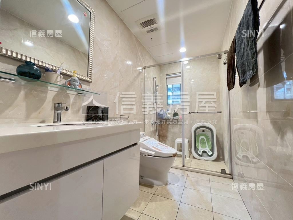 藝文特區美妝３房坡平車位房屋室內格局與周邊環境