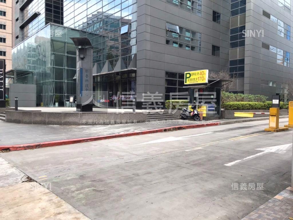 耶魯經營中停車場８８車位房屋室內格局與周邊環境