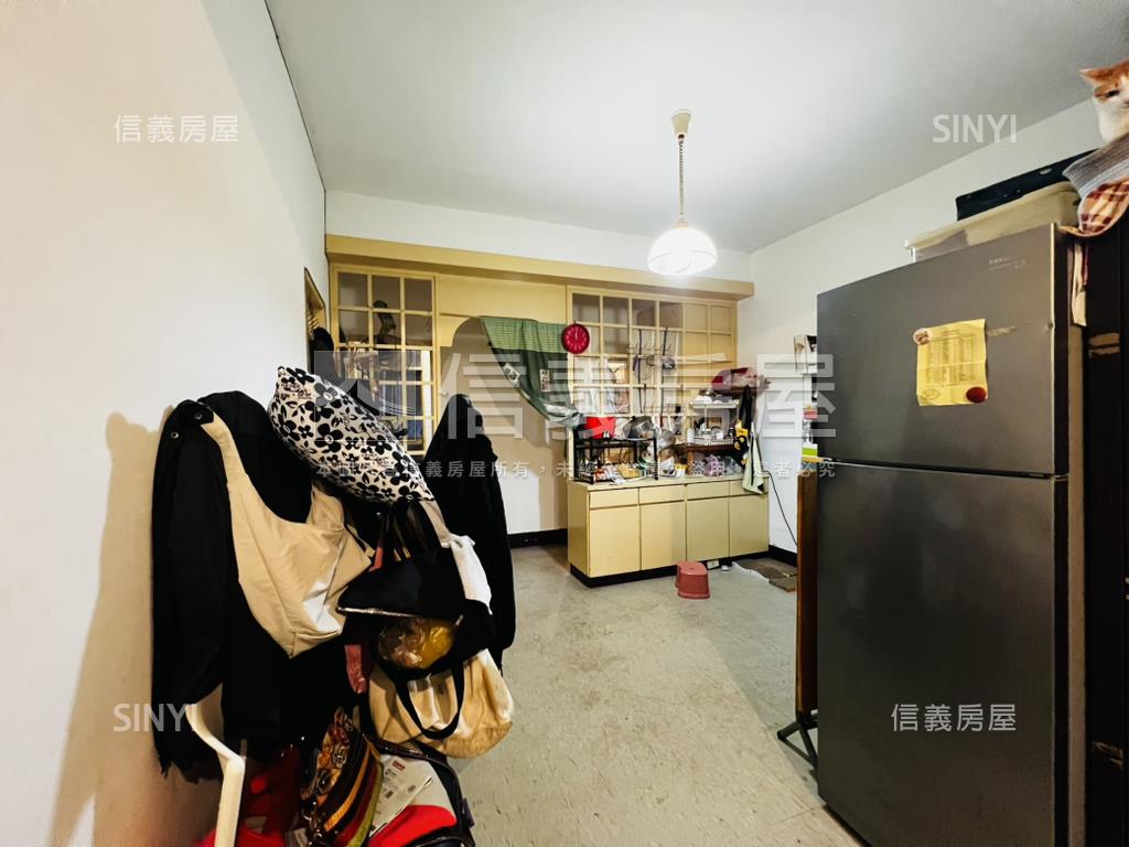 金龍國小邊間公寓二樓房屋室內格局與周邊環境