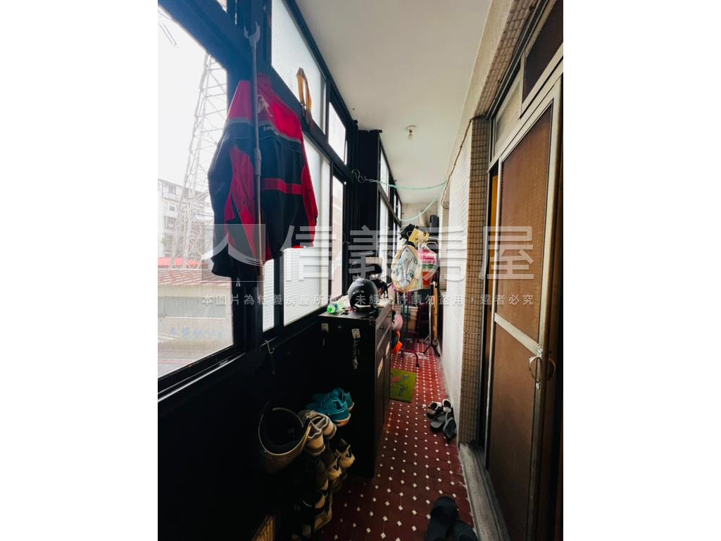 金龍國小邊間公寓二樓房屋室內格局與周邊環境