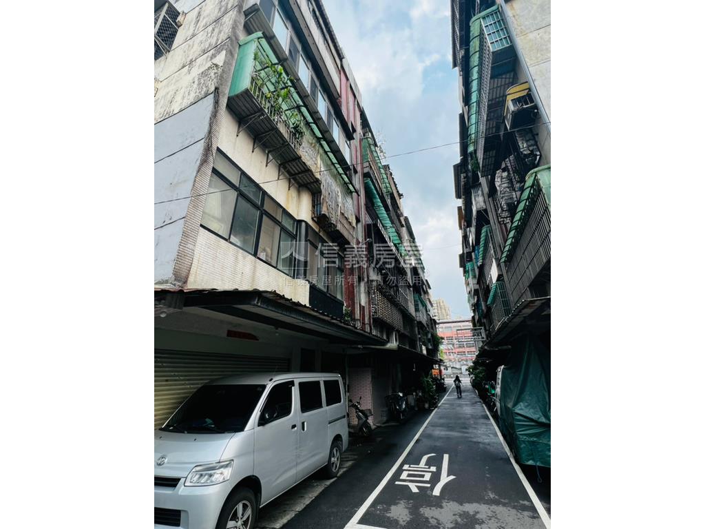 金龍國小邊間公寓二樓房屋室內格局與周邊環境