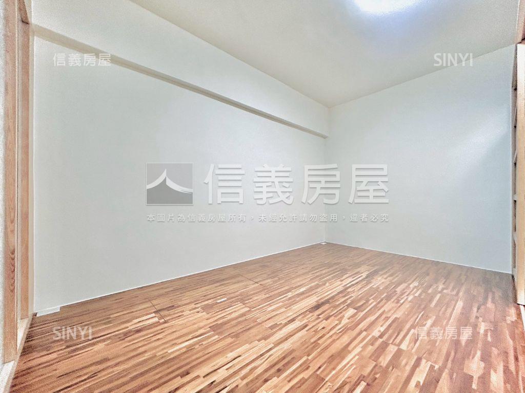 五期四房坡道Ｂ１車位房屋室內格局與周邊環境