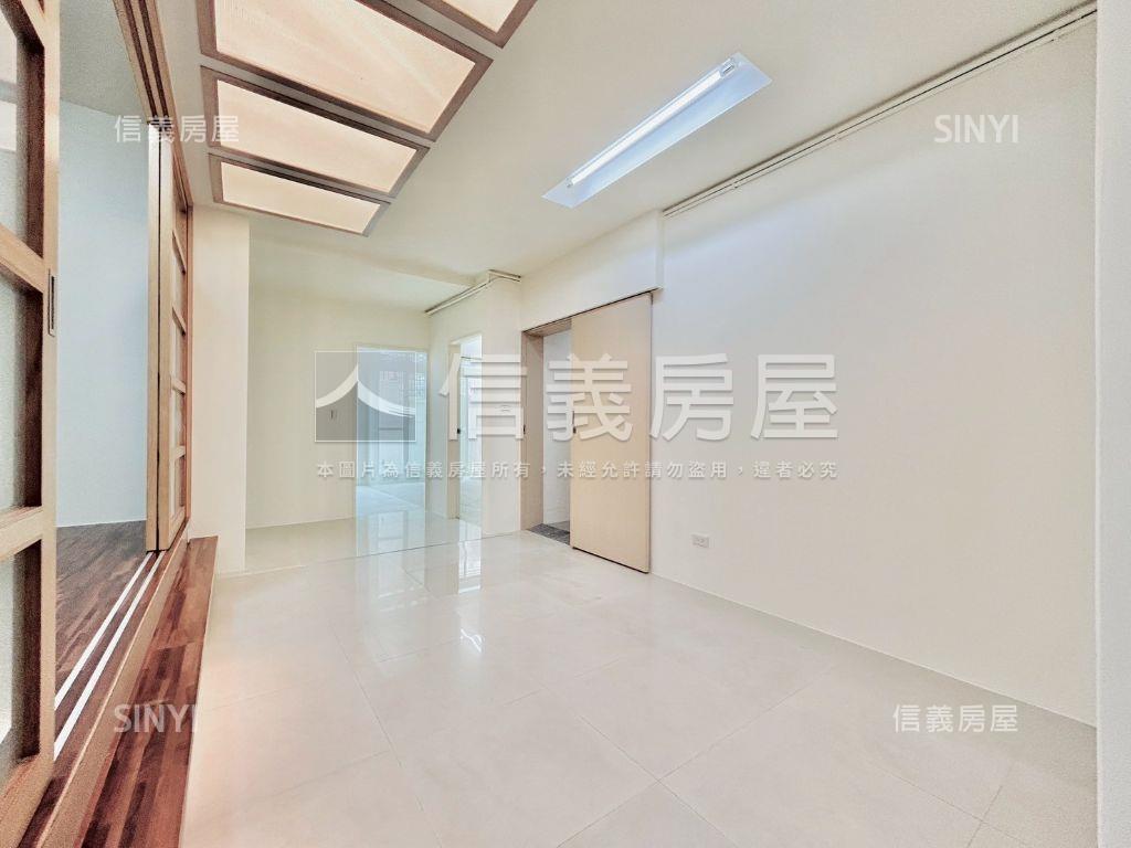 五期四房坡道Ｂ１車位房屋室內格局與周邊環境