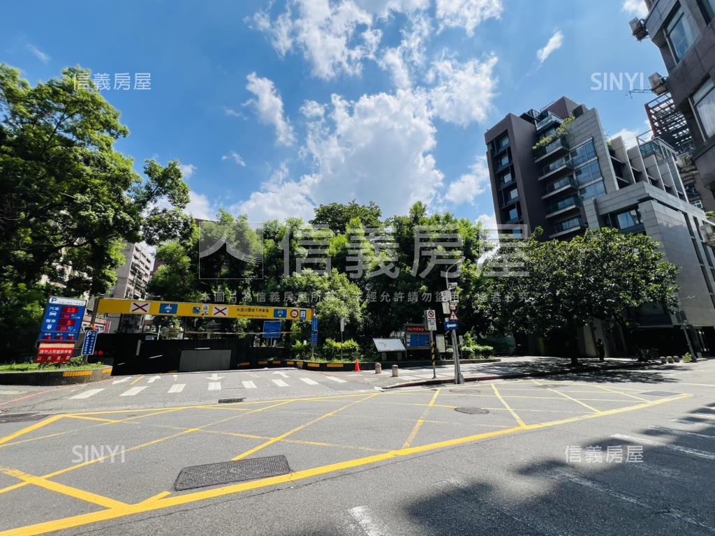 溫莎小築♖挑高３米６套房房屋室內格局與周邊環境