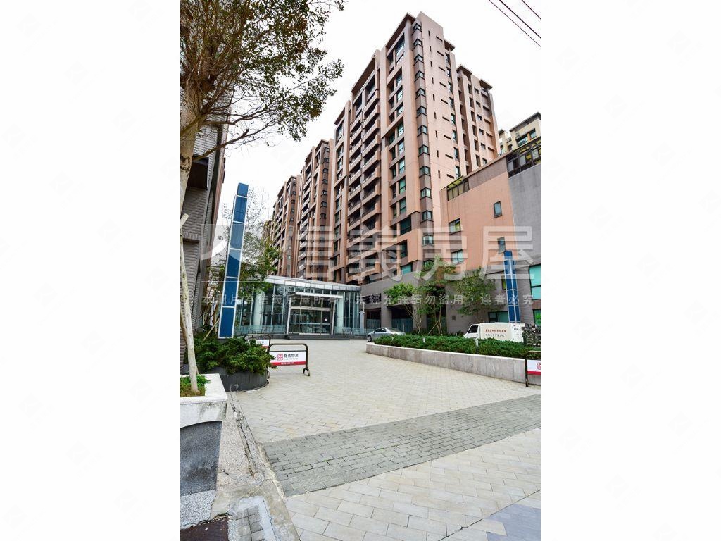 睿海。邊間電梯透店房屋室內格局與周邊環境