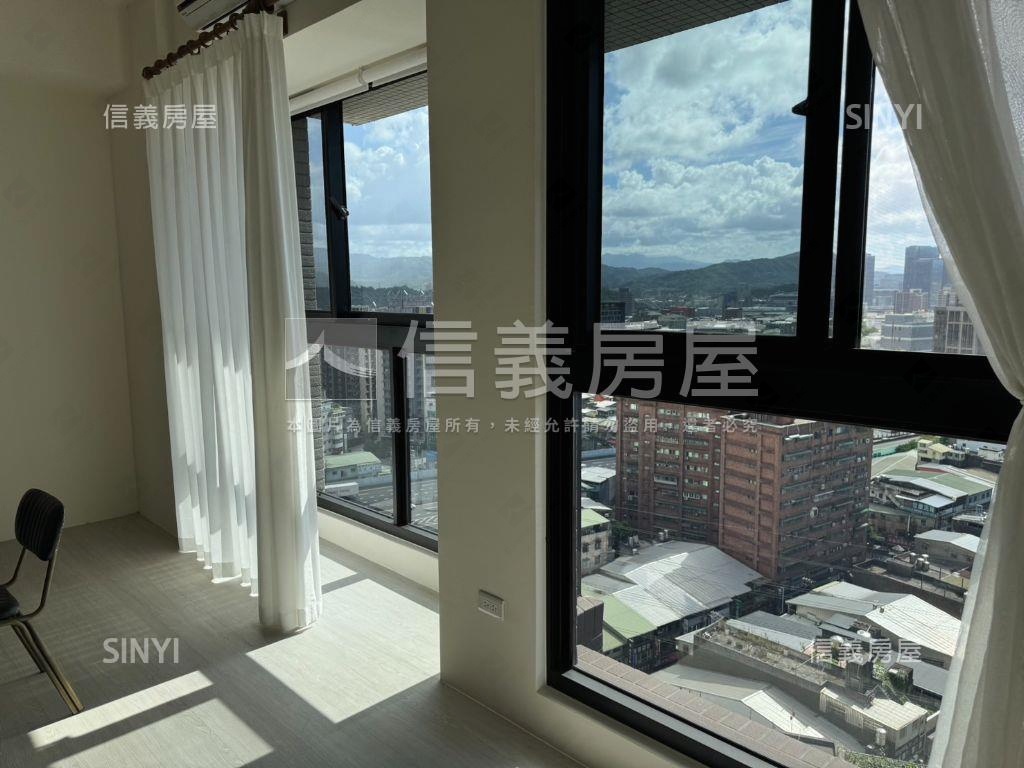 景冠戶。稀有頂樓邊間房屋室內格局與周邊環境