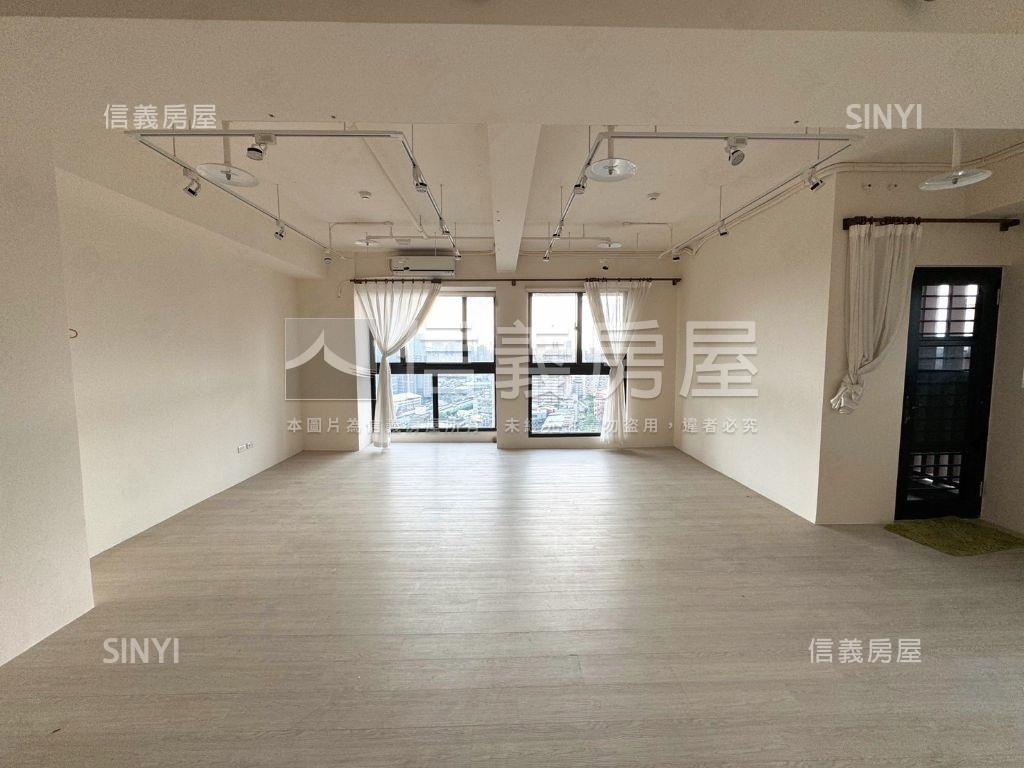 景冠戶。稀有頂樓邊間房屋室內格局與周邊環境