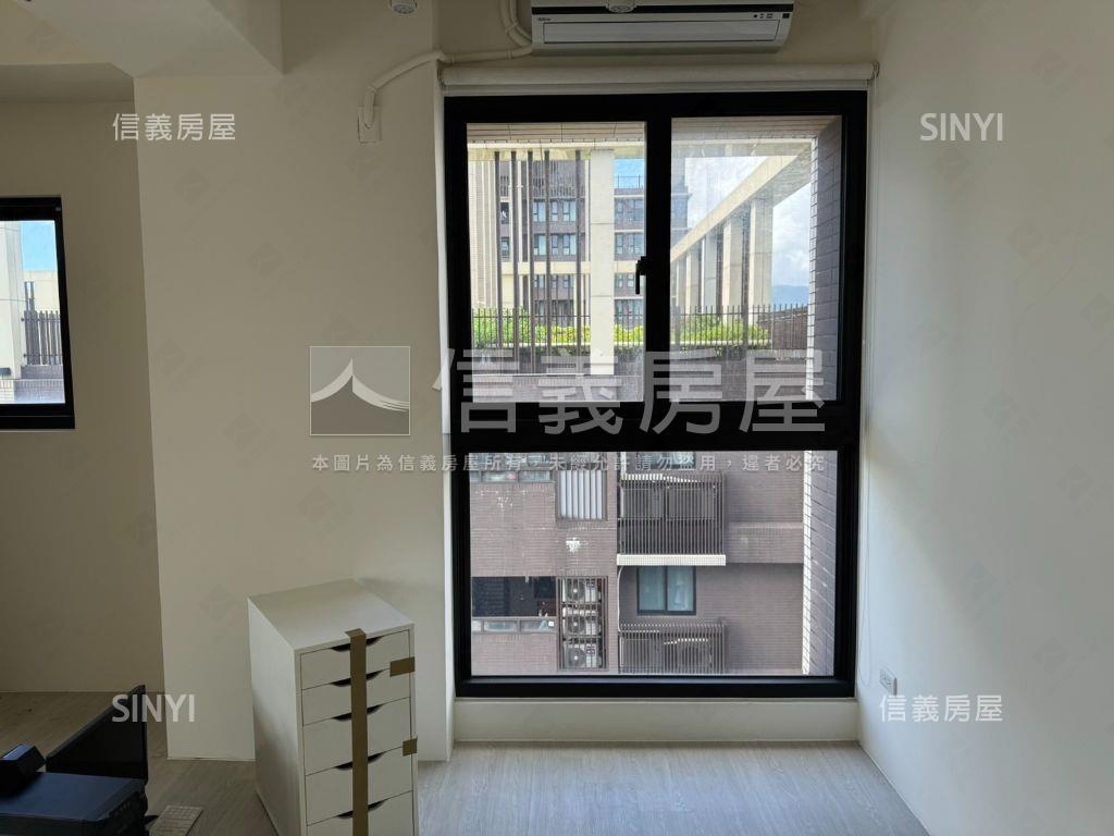 景冠戶。稀有頂樓邊間房屋室內格局與周邊環境
