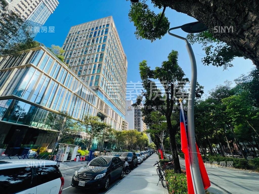近ＳＯＧＯ大面寬商用房屋室內格局與周邊環境