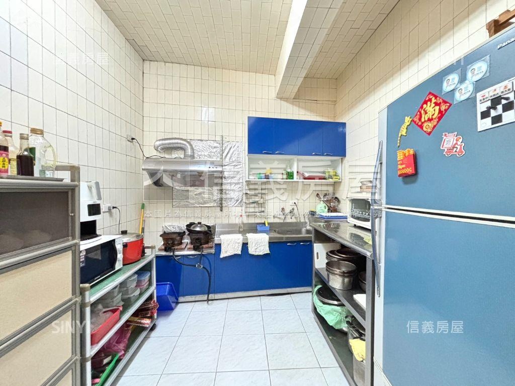 中華路商圈面寬大地坪透天房屋室內格局與周邊環境