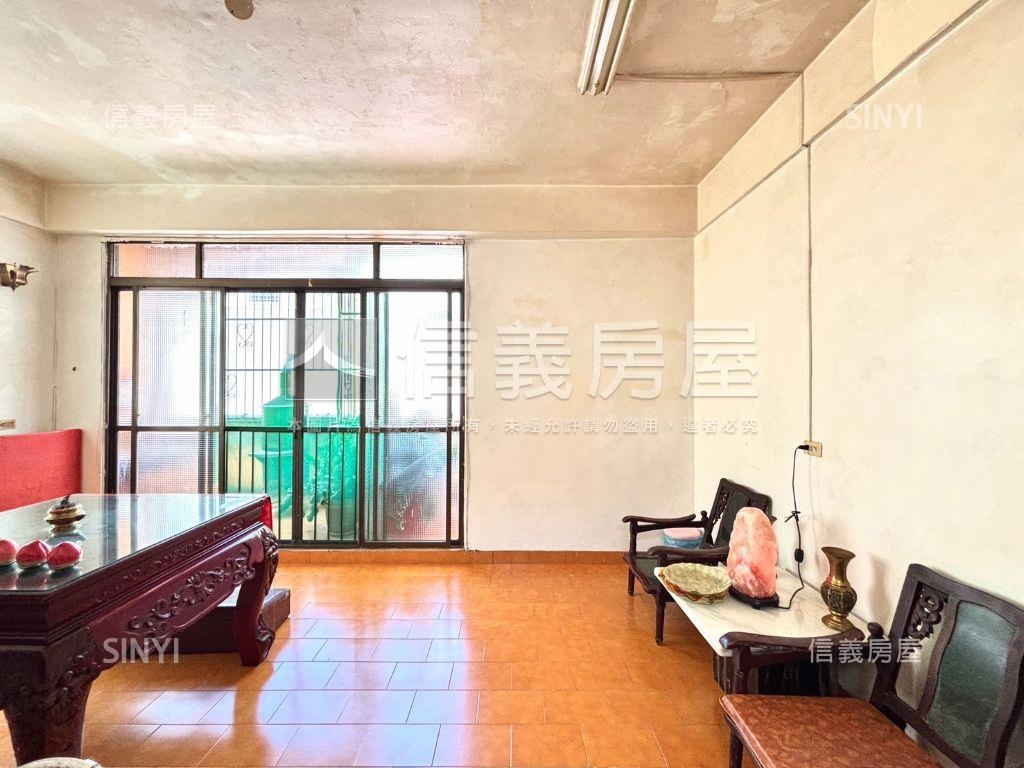 中華路商圈面寬大地坪透天房屋室內格局與周邊環境
