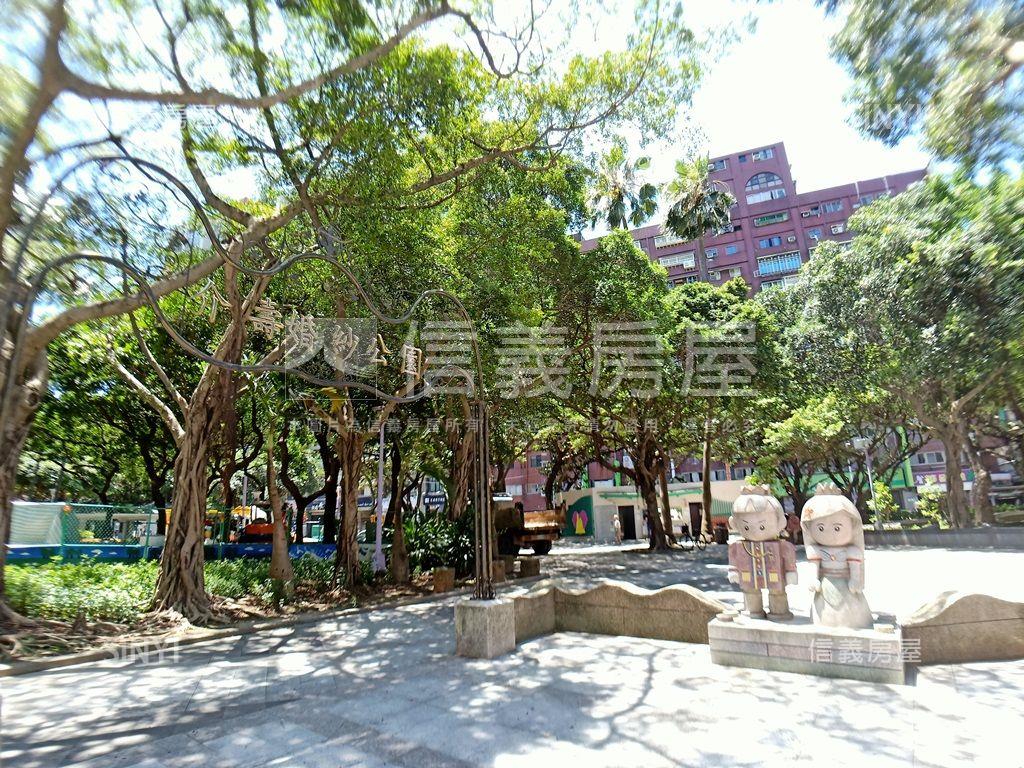 歐風傳家大戶樓中樓面公園房屋室內格局與周邊環境
