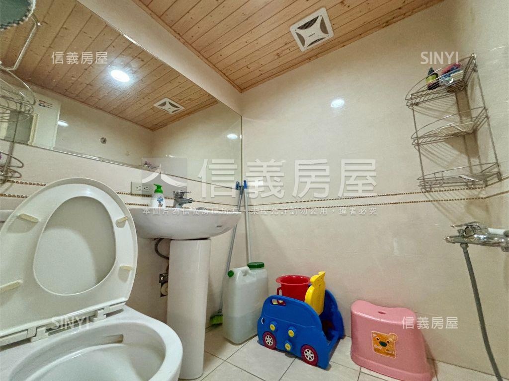 陽光華廈三房平車房屋室內格局與周邊環境