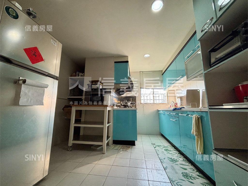 陽光華廈三房平車房屋室內格局與周邊環境