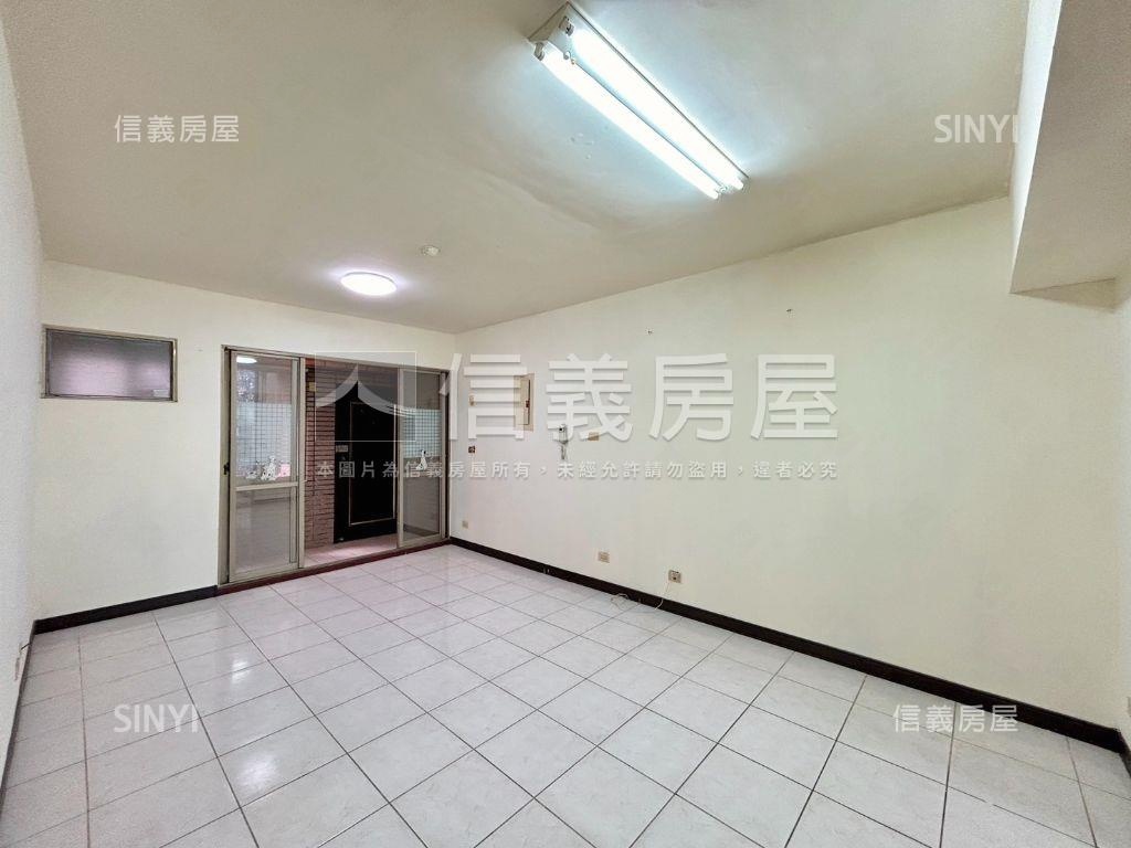 遠百師院名盧３房車位房屋室內格局與周邊環境
