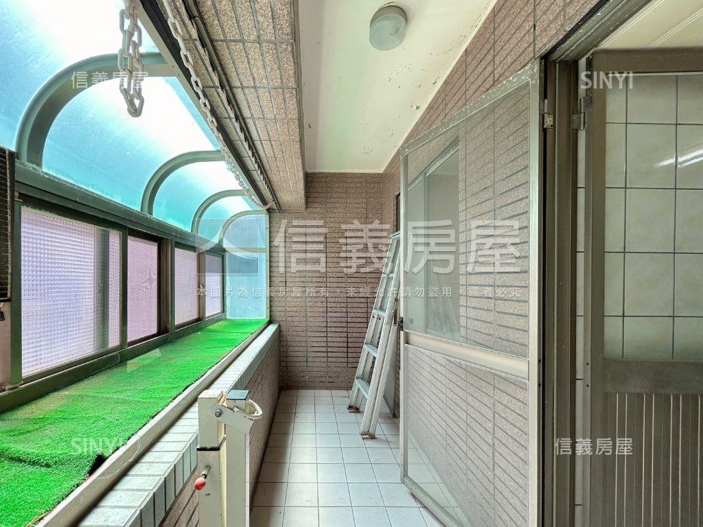 遠百師院名盧３房車位房屋室內格局與周邊環境
