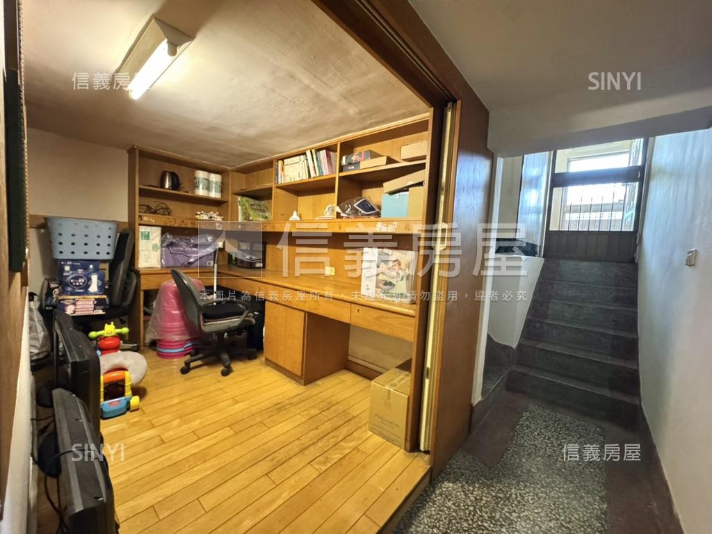 正義車站綠園道正街美透天房屋室內格局與周邊環境