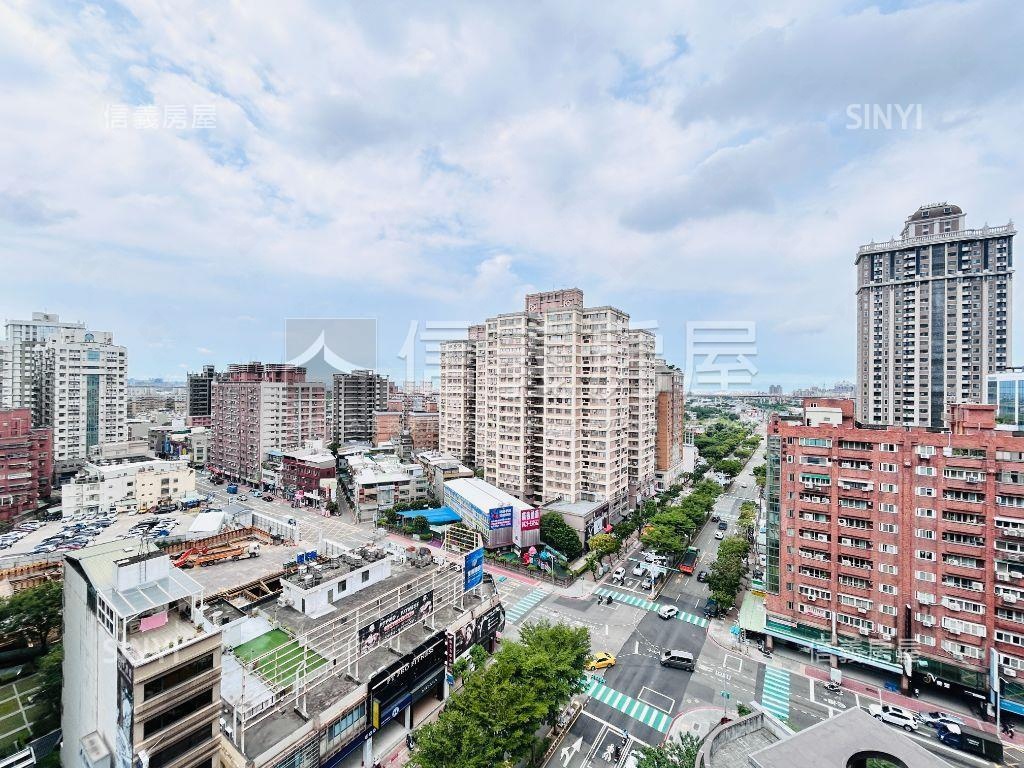 專任摩天芳鄰景觀三房車位房屋室內格局與周邊環境