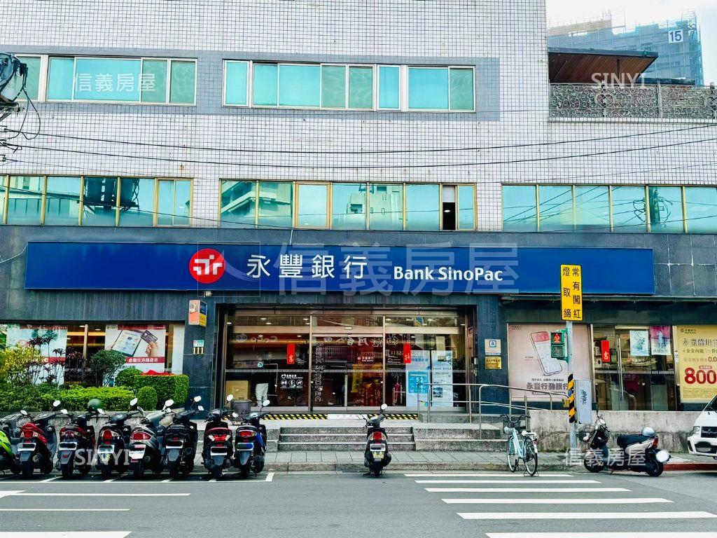 士林大面寬三角窗黃金店面房屋室內格局與周邊環境