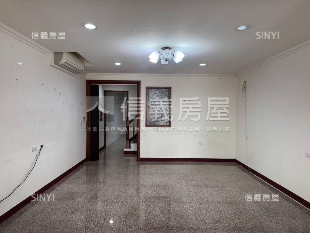 蘆竹南崁臨路透天店面房屋室內格局與周邊環境