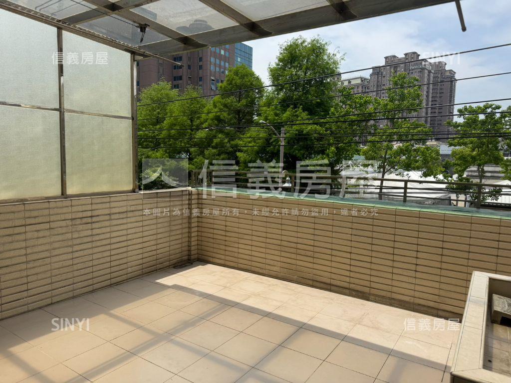 蘆竹南崁臨路透天店面房屋室內格局與周邊環境