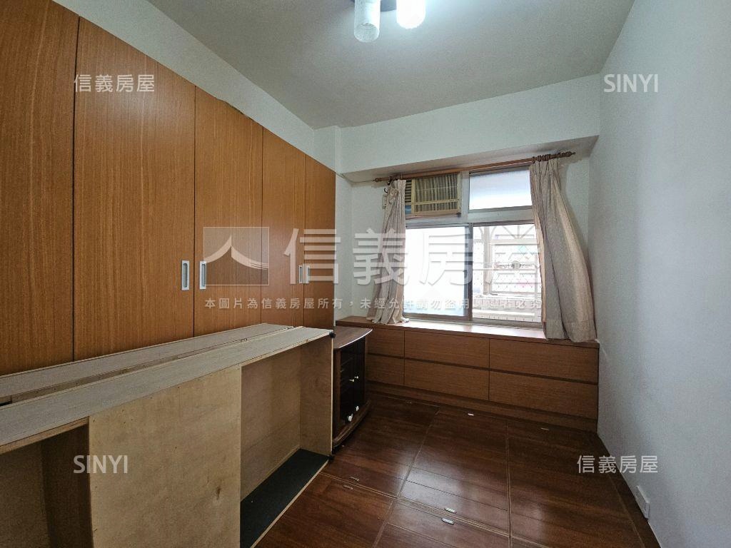 鷺江街上的電梯３房房屋室內格局與周邊環境