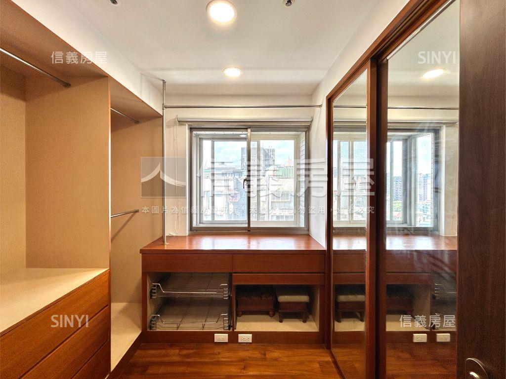 四號公園景觀２＋１車位房屋室內格局與周邊環境