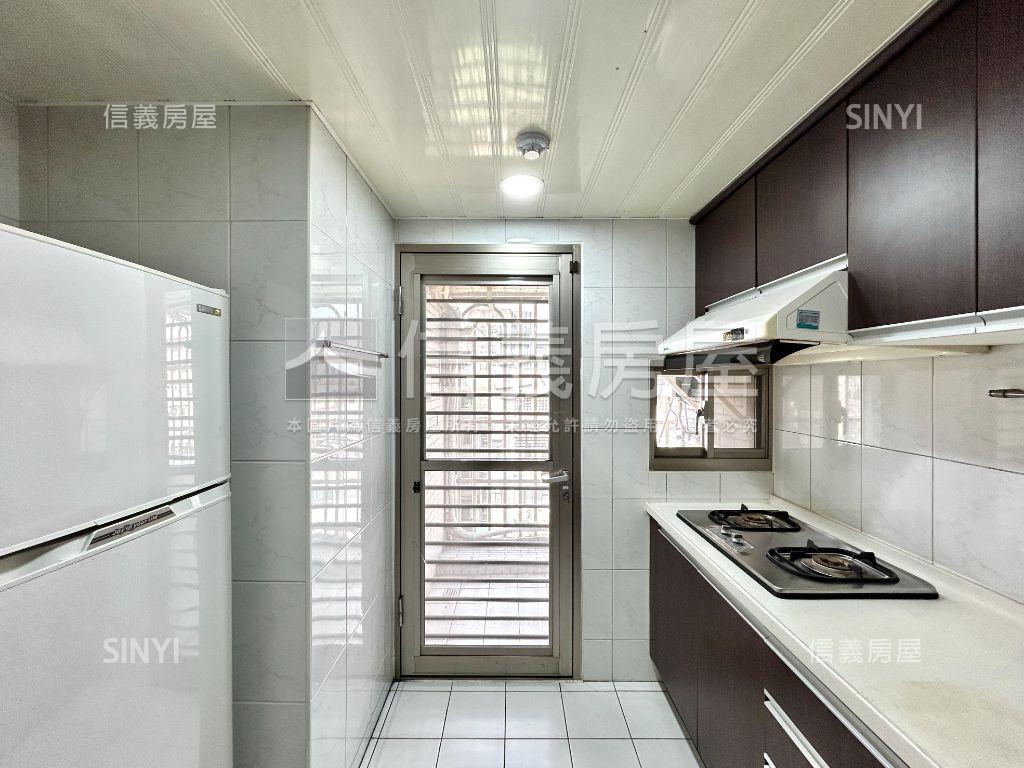 四號公園景觀２＋１車位房屋室內格局與周邊環境