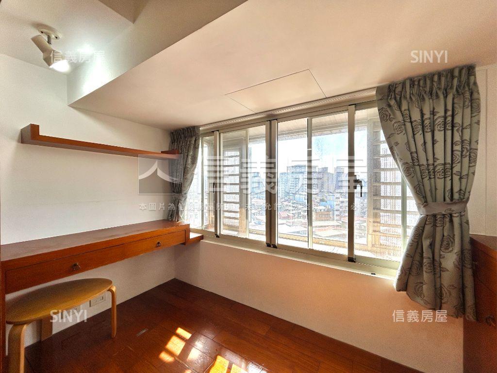 四號公園景觀２＋１車位房屋室內格局與周邊環境