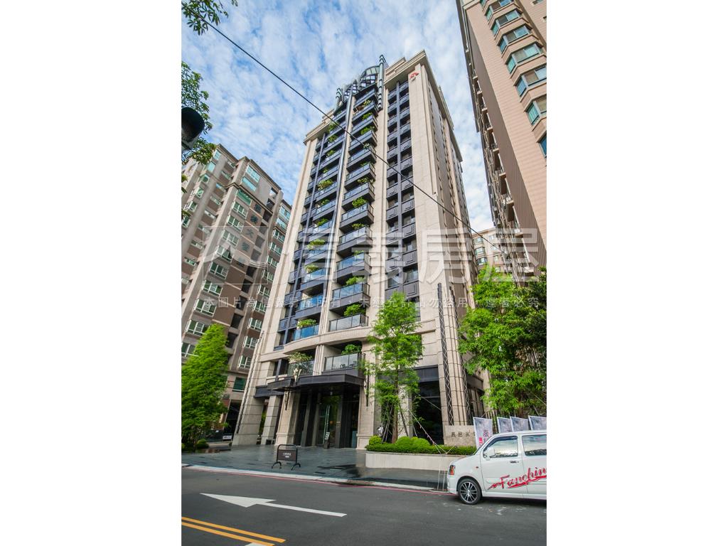 嘉磐雍翠公園視野雙平車房屋室內格局與周邊環境