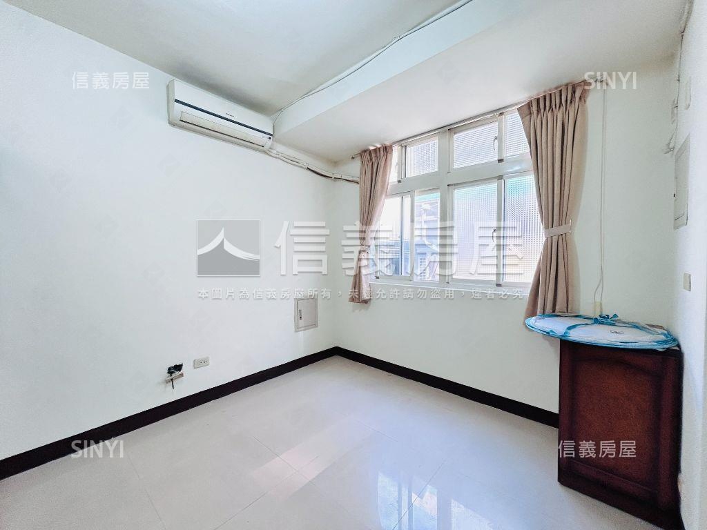 縣府特區翻新臨路透天房屋室內格局與周邊環境