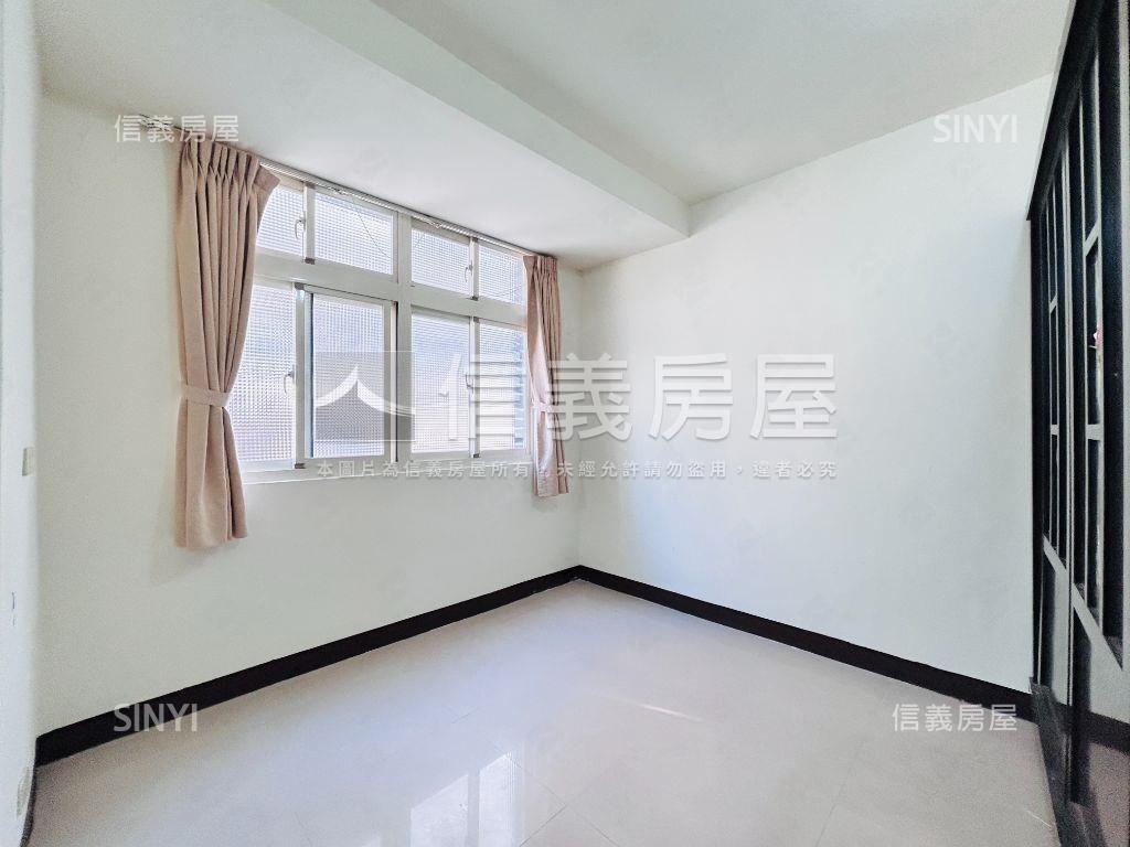 縣府特區翻新臨路透天房屋室內格局與周邊環境