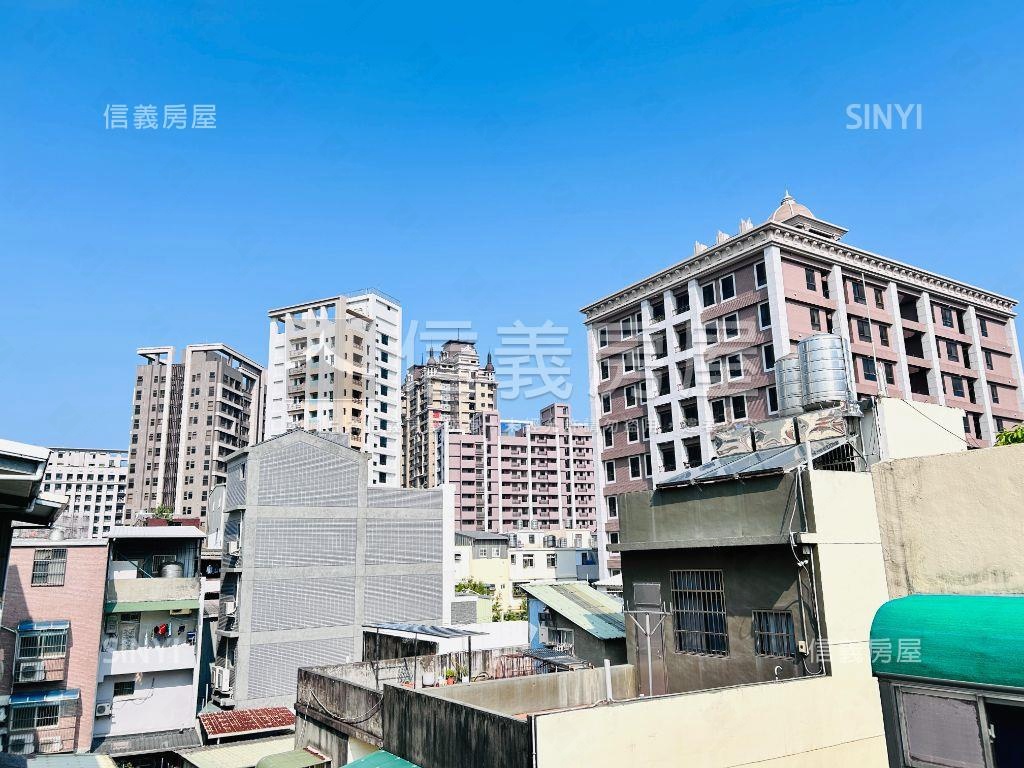 縣府特區翻新臨路透天房屋室內格局與周邊環境