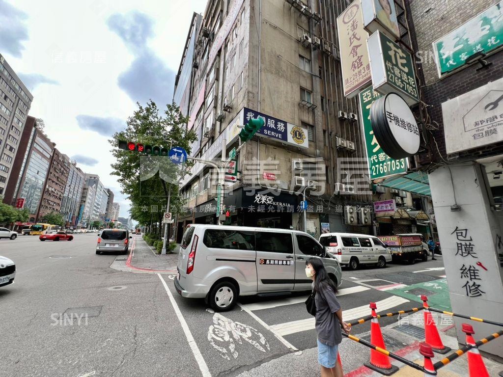 南京東路車位稀有釋出房屋室內格局與周邊環境