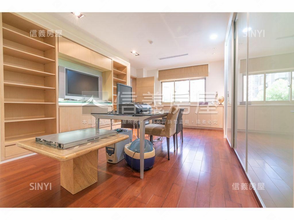 計畫區絕美花園別墅房屋室內格局與周邊環境