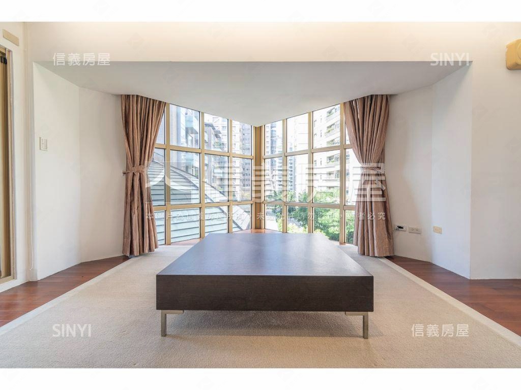 計畫區絕美花園別墅房屋室內格局與周邊環境