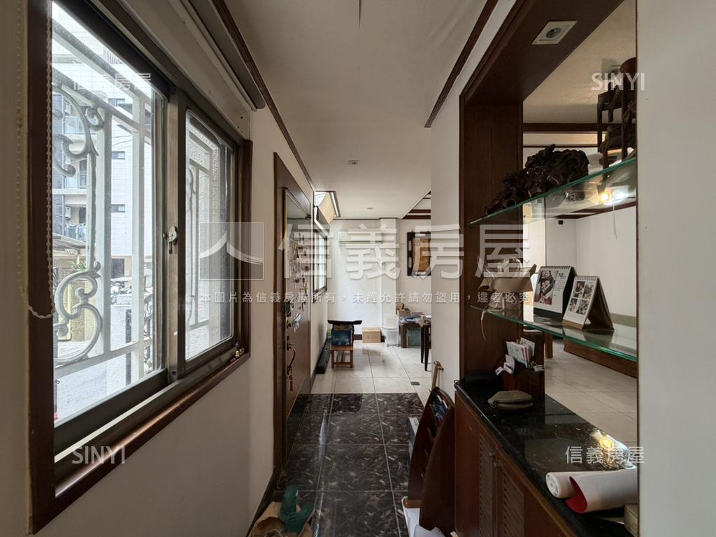 專任三面採光角間透天房屋室內格局與周邊環境