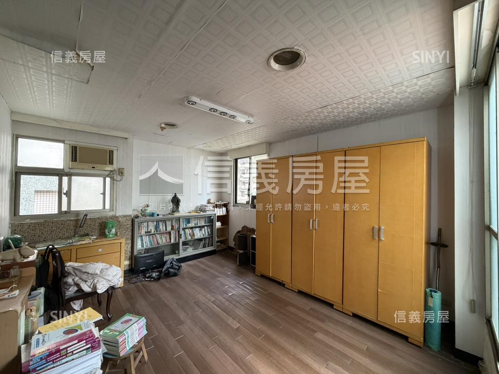 專任三面採光角間透天房屋室內格局與周邊環境