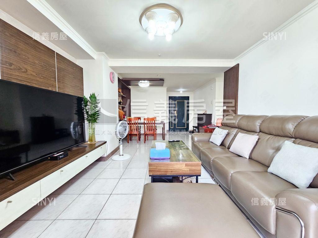 力霸高樓朝南美三房房屋室內格局與周邊環境