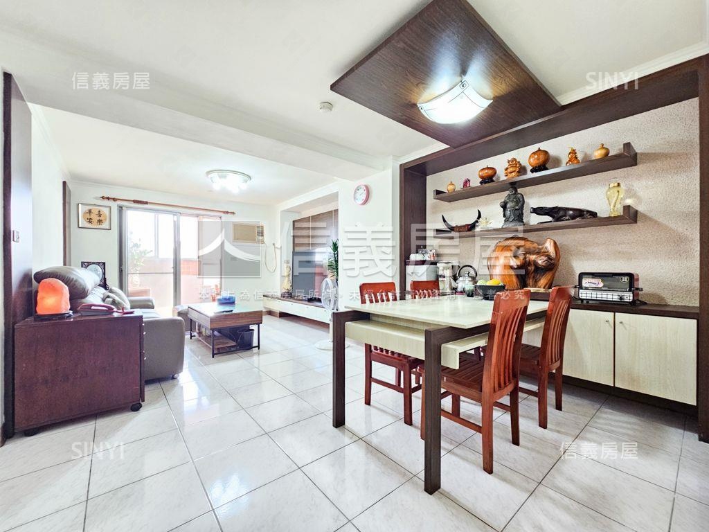 力霸高樓朝南美三房房屋室內格局與周邊環境