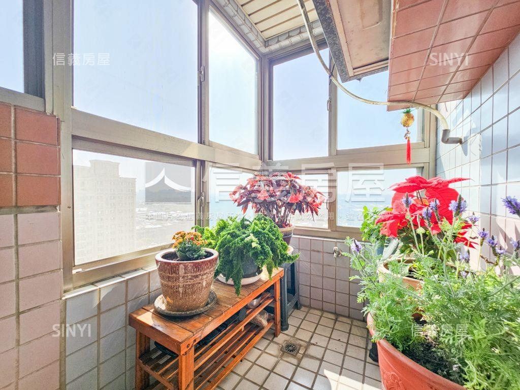 力霸高樓朝南美三房房屋室內格局與周邊環境