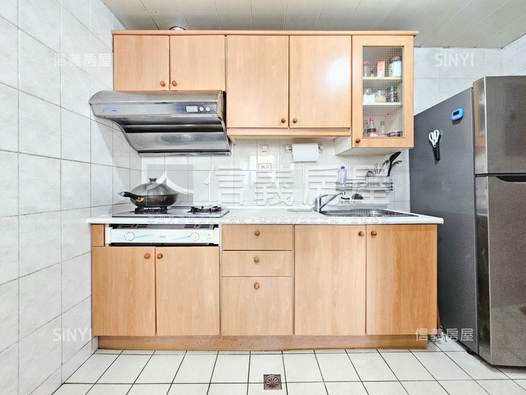 力霸高樓朝南美三房房屋室內格局與周邊環境