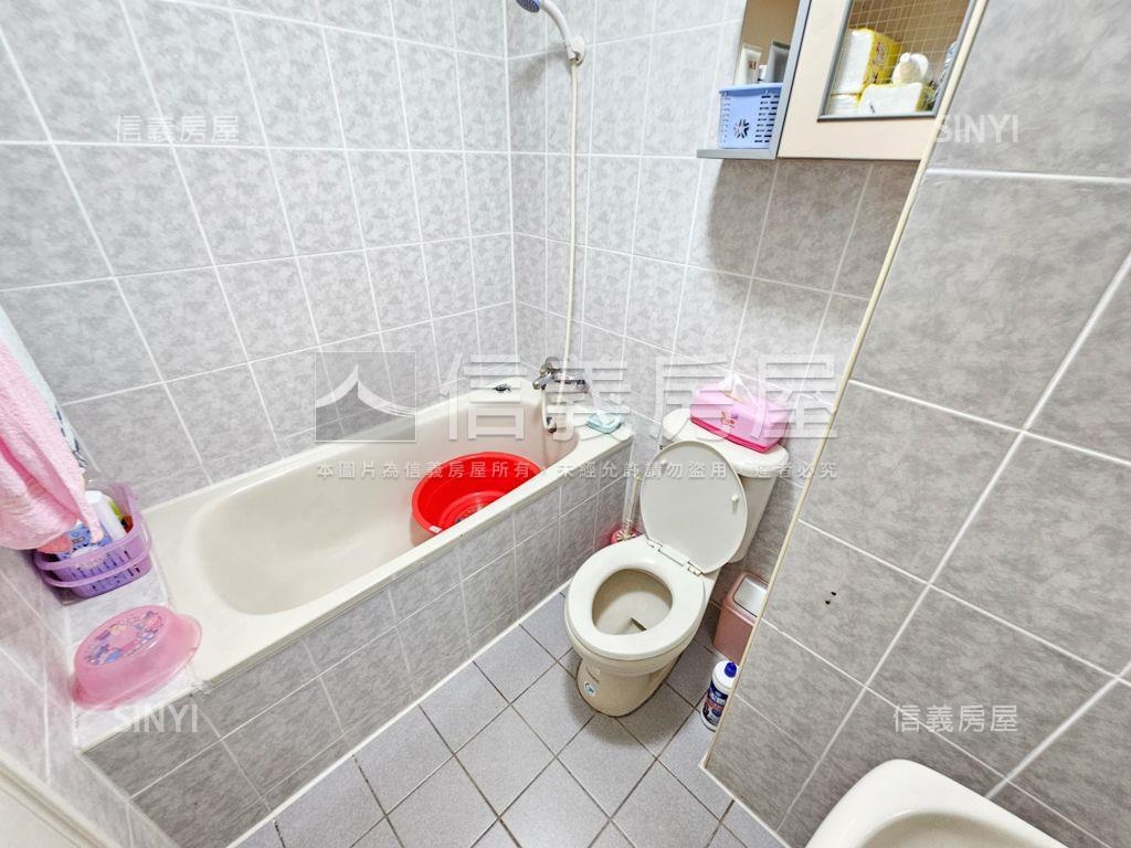 力霸高樓朝南美三房房屋室內格局與周邊環境